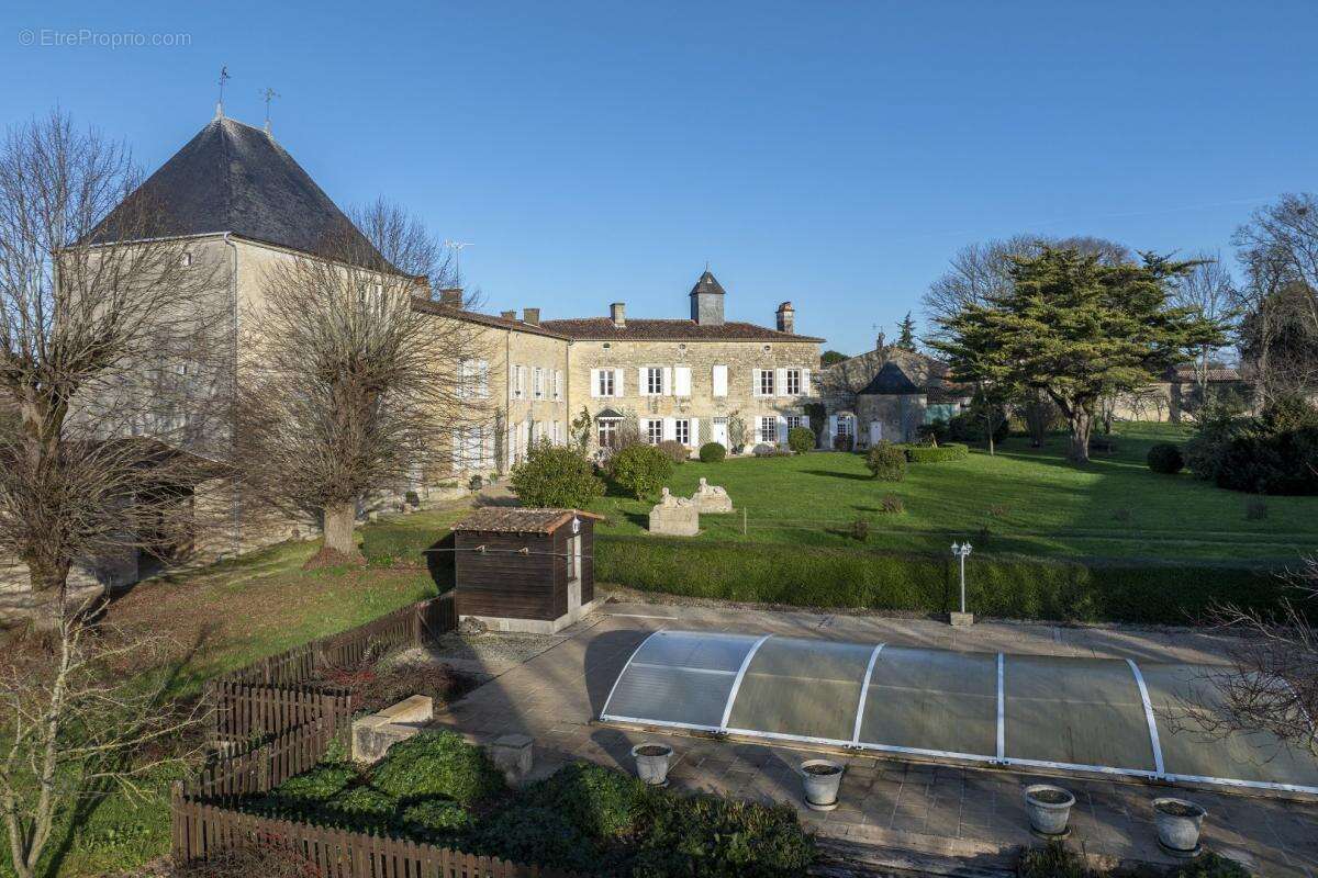 Maison à BEAUVOIR-SUR-NIORT