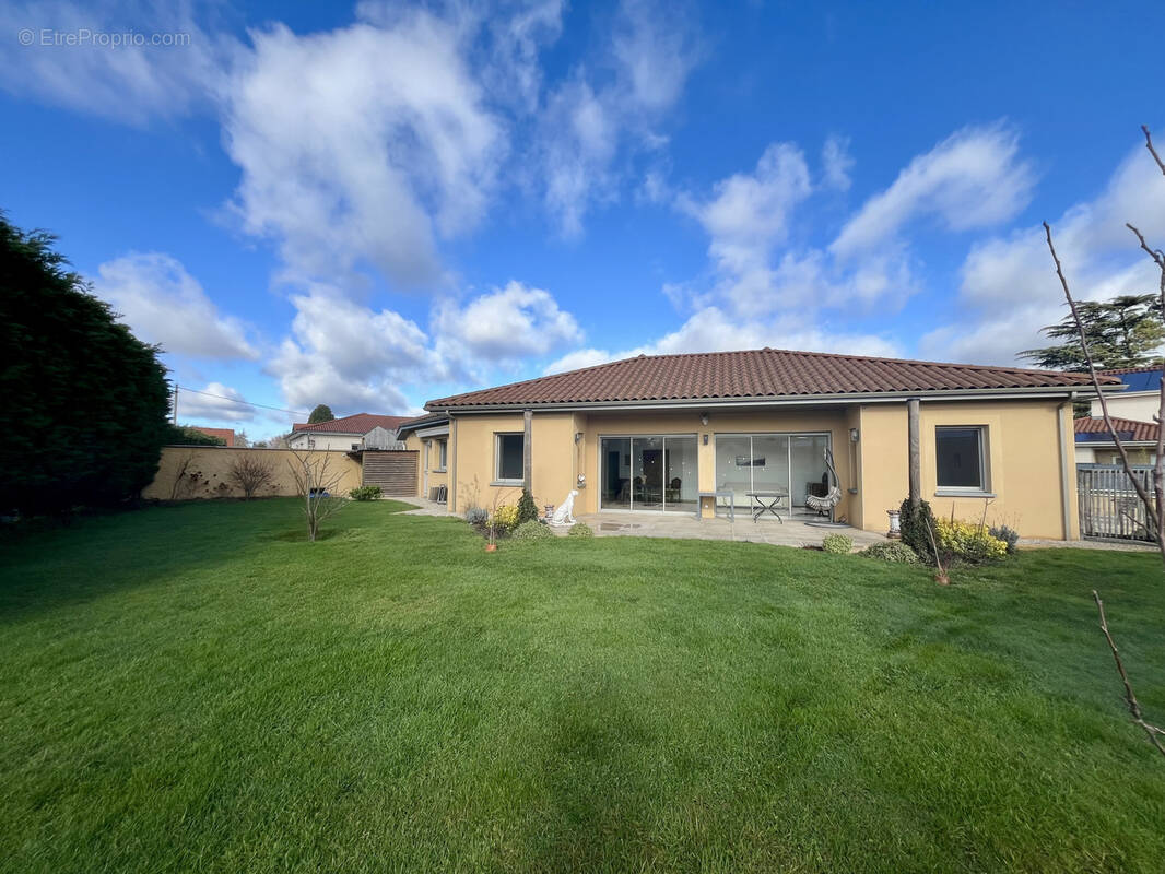 Maison à CHATILLON-SUR-CHALARONNE