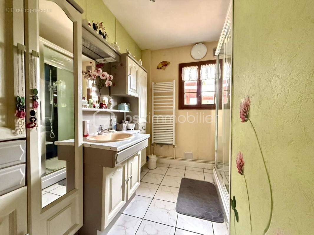 Maison individuelle de plain pied - garage et jardin proche commerces et chu - photo 6