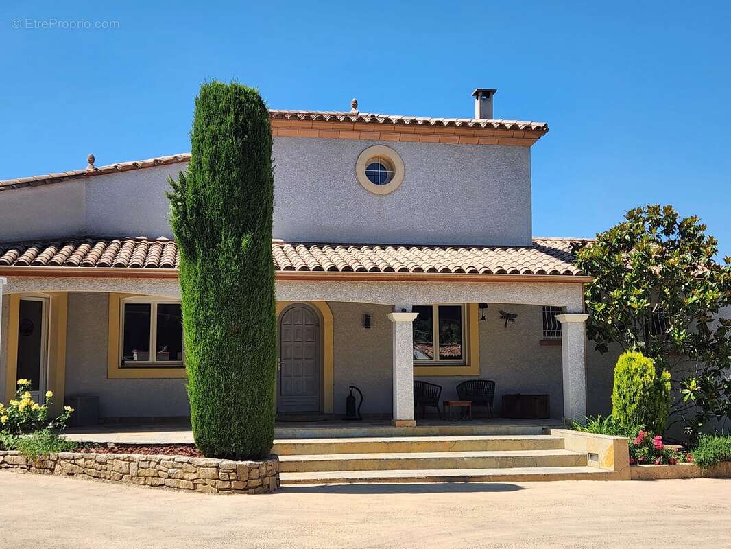 Superbe Villa de Campagne Alliant Luxe Moderne et un Magnifique Terrain - photo 10