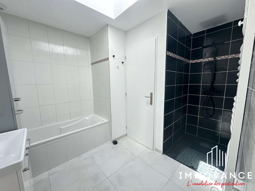 Maison 63 m² à Saint-Mathieu-De-Treviers  - photo 8