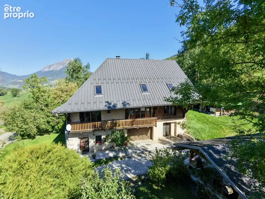 Photo Maison à Ecole au prix de 354 000€