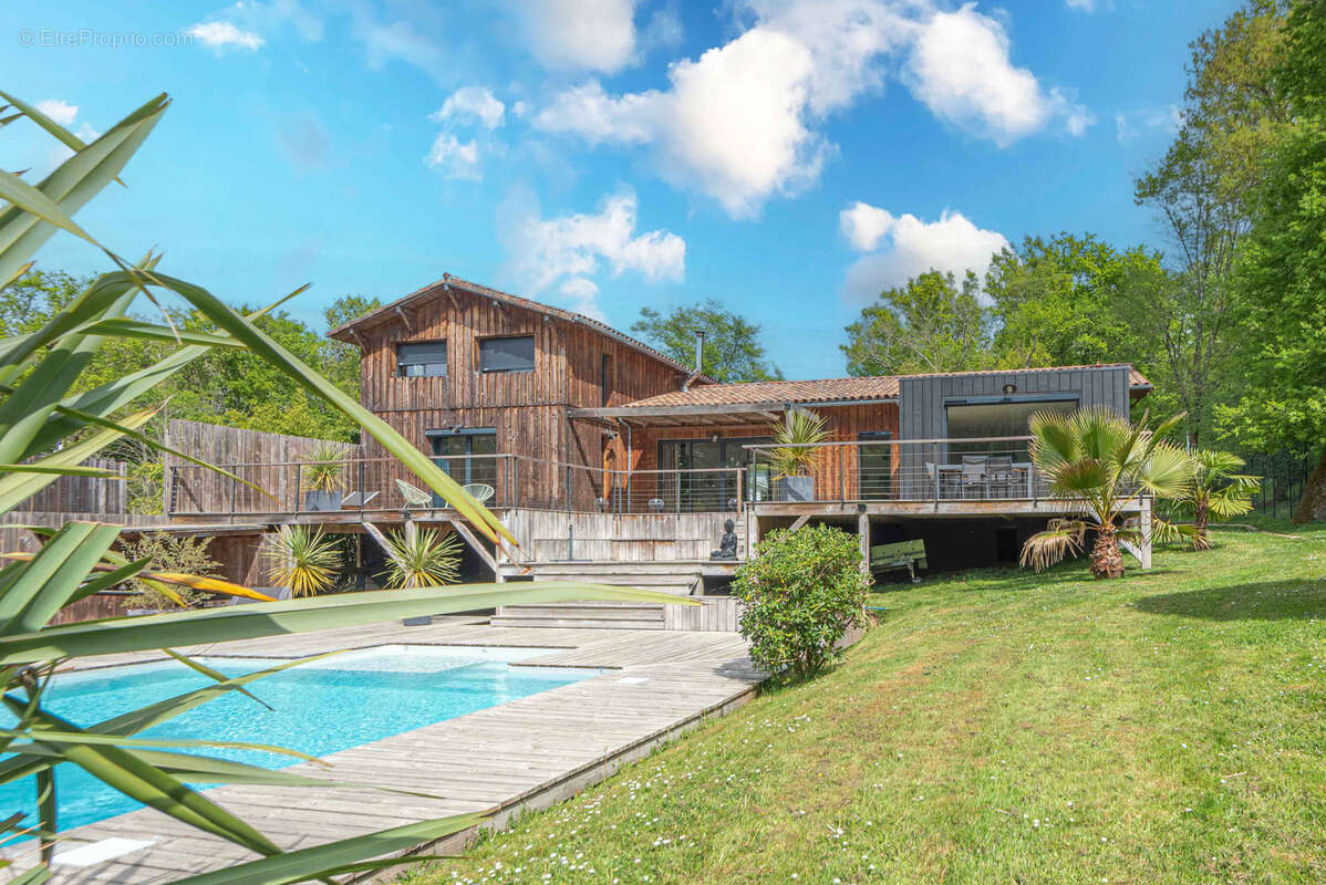 Maison à LATRESNE