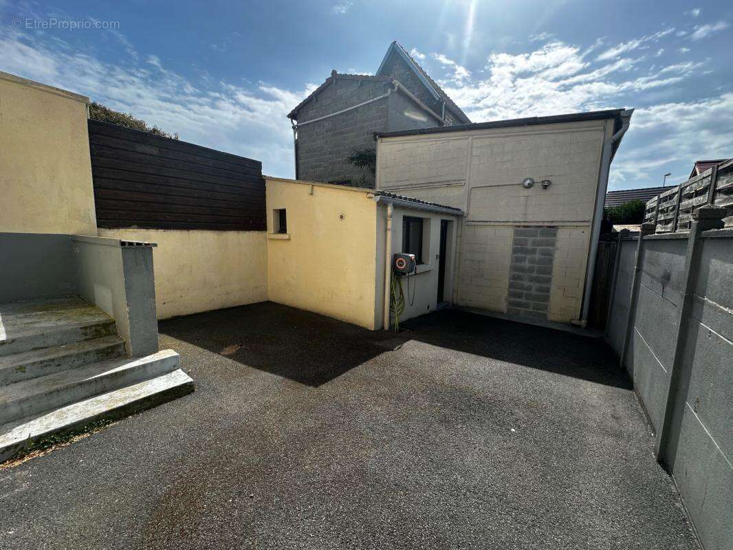 Maison de ville avec extérieur - photo 11