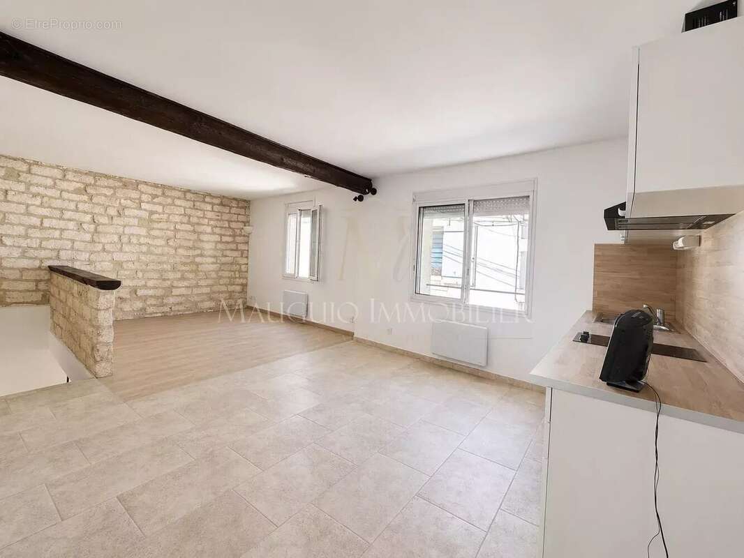 Charmante maison de village T3 de 65 m² entièrement rénovée. - photo 3