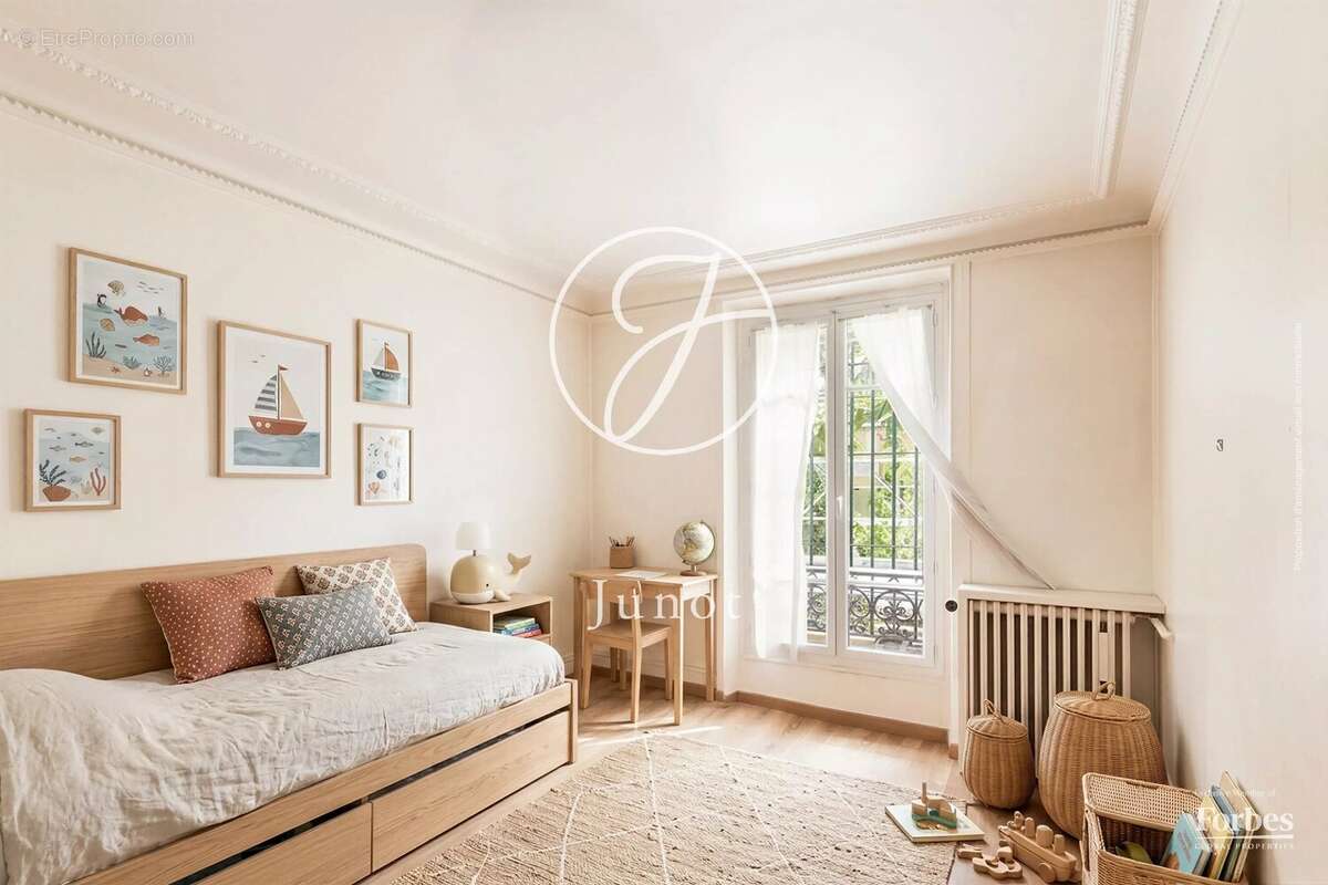 Paris 16e - MAIRIE / TOUR - Appartement - 5 pièces - 91,29m² Carrez - 2/3 chambres - photo 3