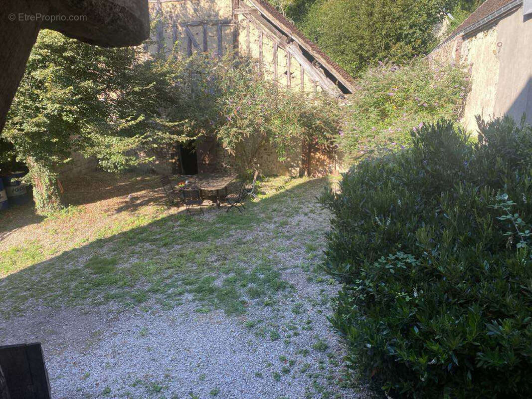 Maison à LA FERTE-LOUPIERE