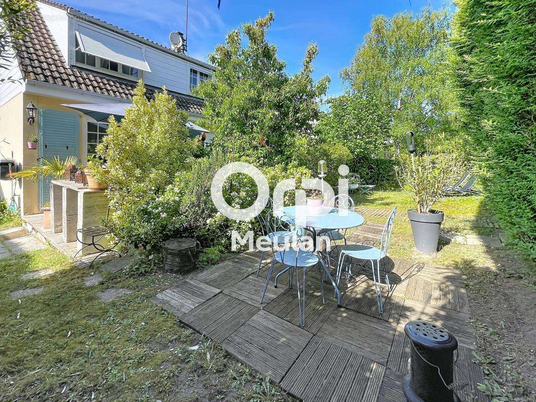 Maison à MEULAN