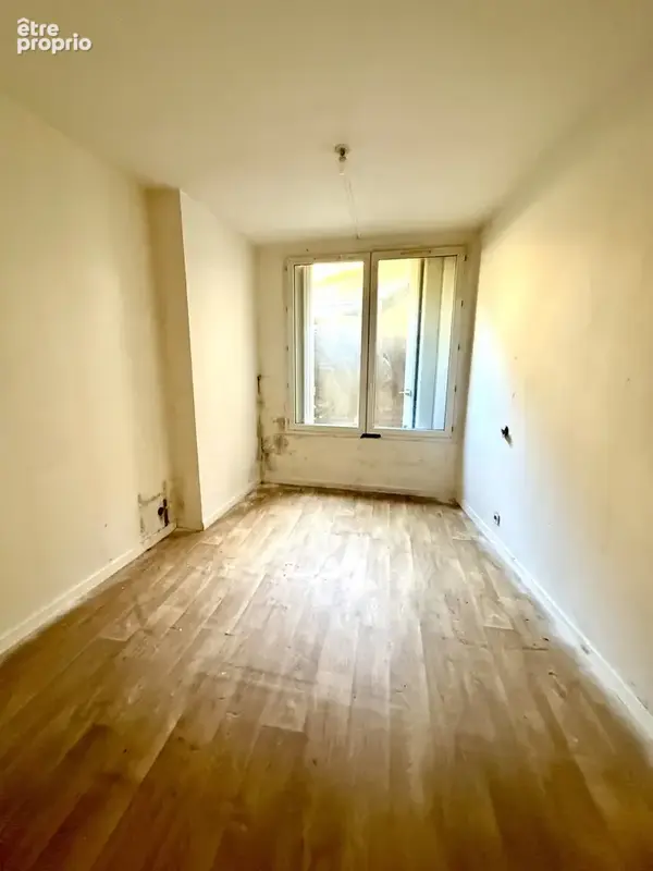 Appartement T2 à rafraîchir avec cours privative - photo 2