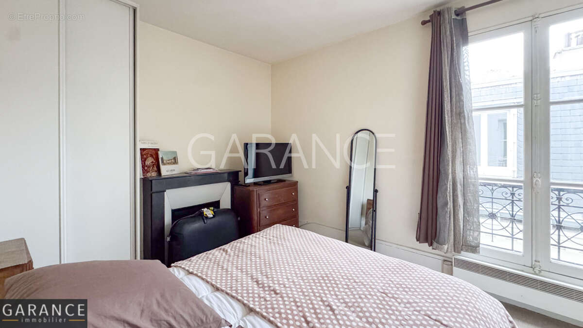 Appartement à PARIS-14E