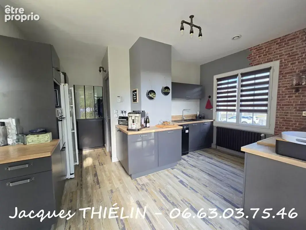 Maison familiale en hyper centre-ville de Longué - photo 5