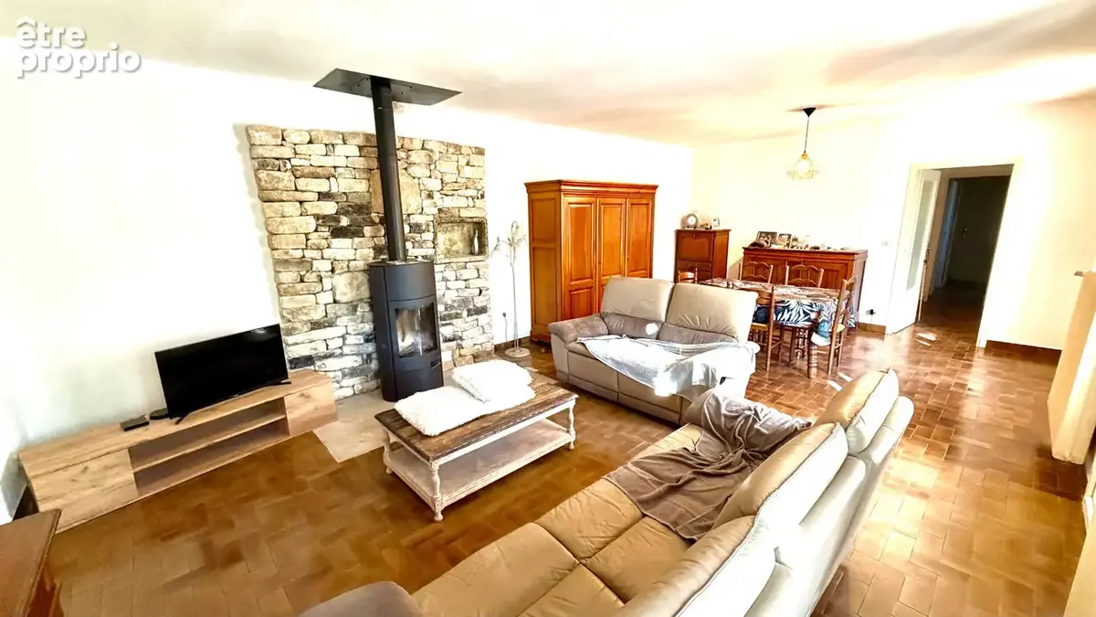 Villa de plain pied de 130 m² habitable avec dépendance sur 1300 m² de jardin clos et arboré - photo 6