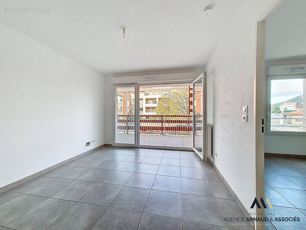 Appartement à SAINT-CYR-SUR-MER