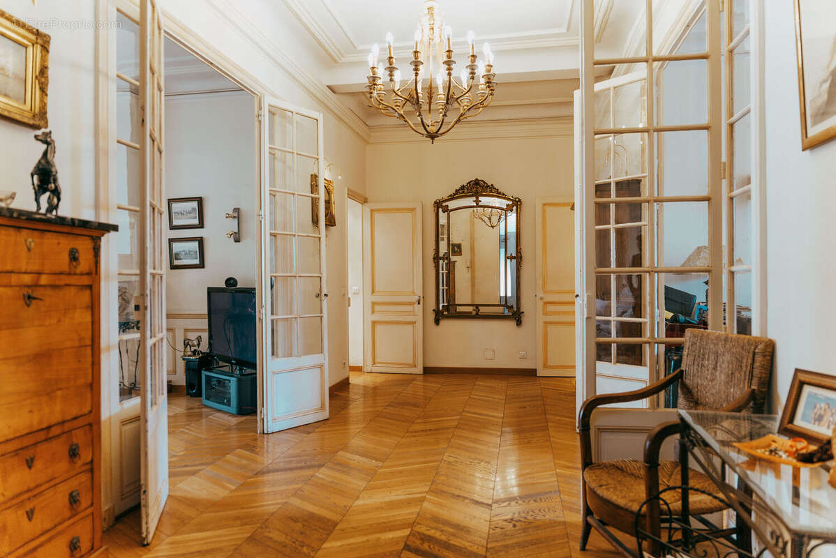 Photo 2 - Appartement à MARSEILLE-8E