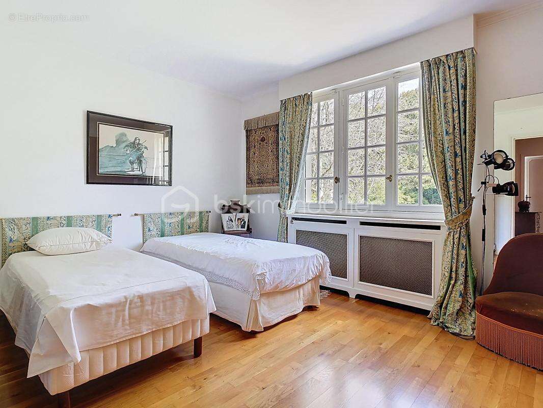 Maison à CHAMPS-SUR-MARNE