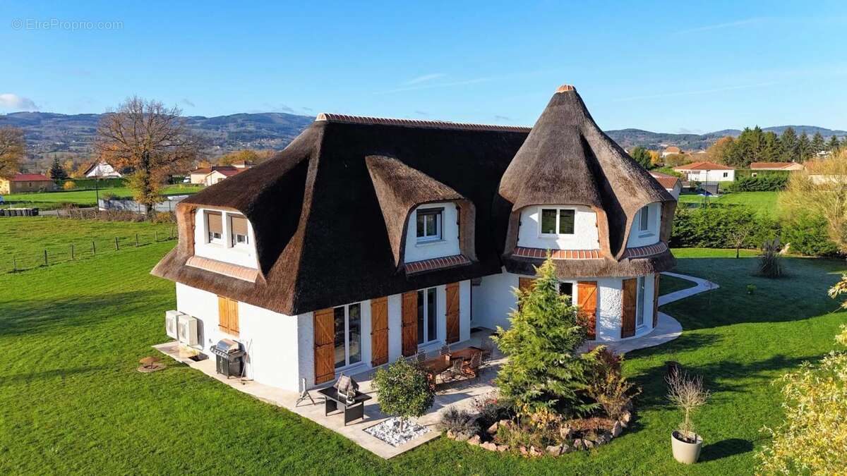 Maison à SAINT-FORGEUX-LESPINASSE