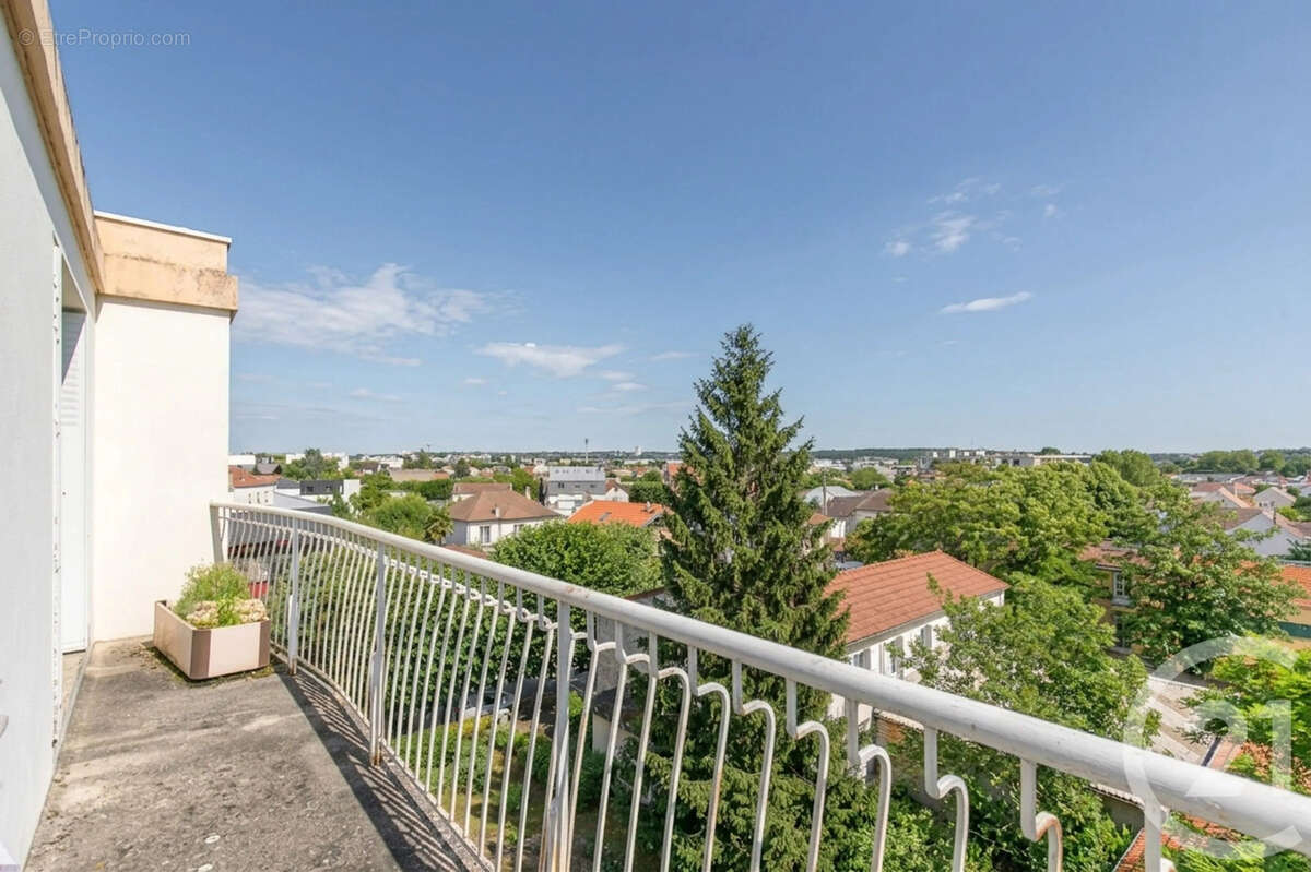 Appartement à SAINT-MAUR-DES-FOSSES