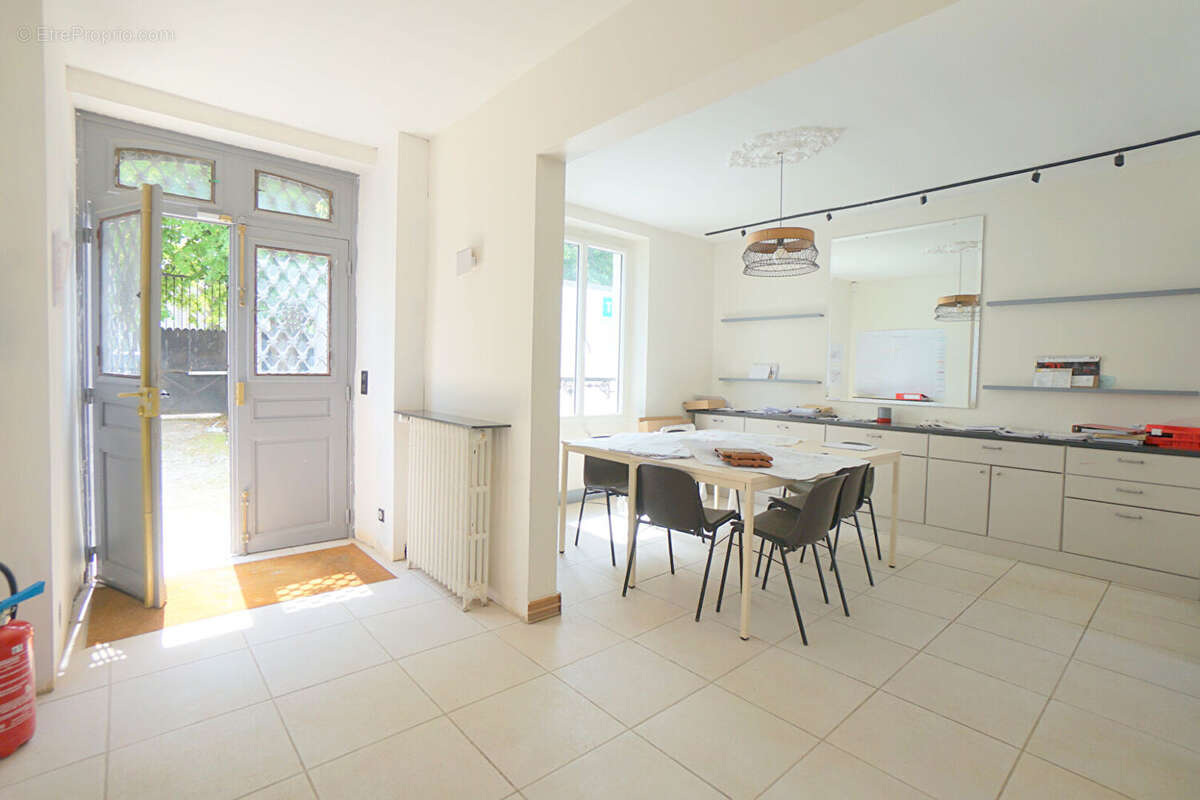 Maison à MEZIERES-SUR-SEINE