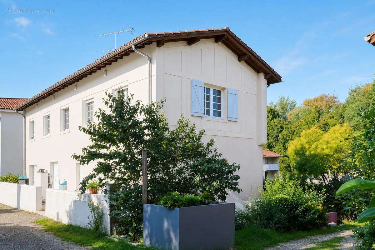Appartement à CAZAUBON