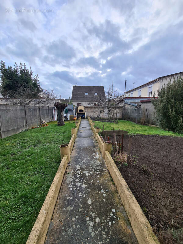 Maison à LE BLANC-MESNIL