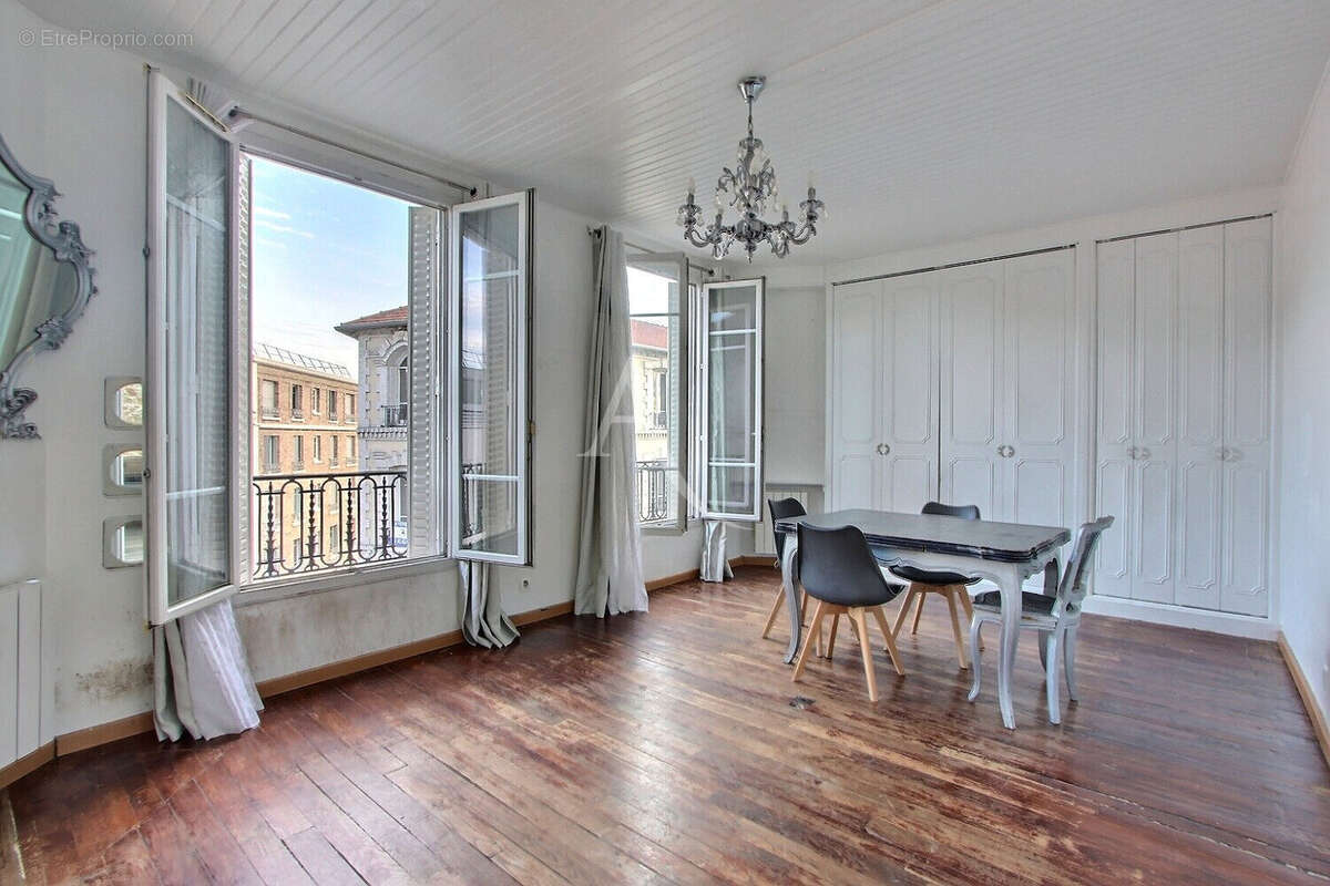 Appartement à ASNIERES-SUR-SEINE