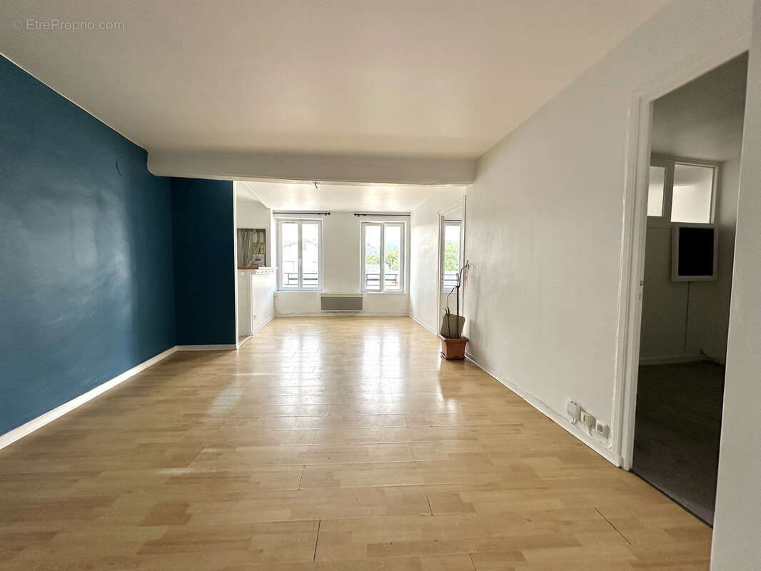 Appartement à THURINS