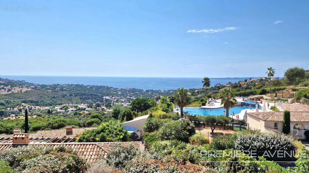 Appartement à ROQUEBRUNE-SUR-ARGENS