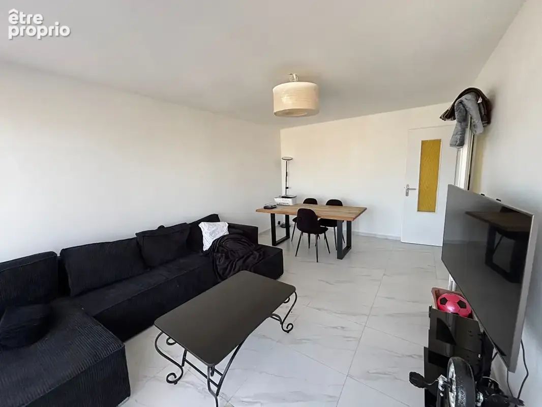 Appartement  4 pièces avec balcon Bron - photo 4
