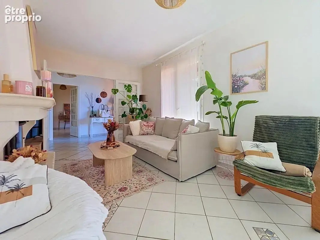 Maison - 3 Chambres - Sous sol complet - Cave - Double Garage - Deux terrasses - Pergola - Piscine - Jardin - Proche toutes comm - photo 14