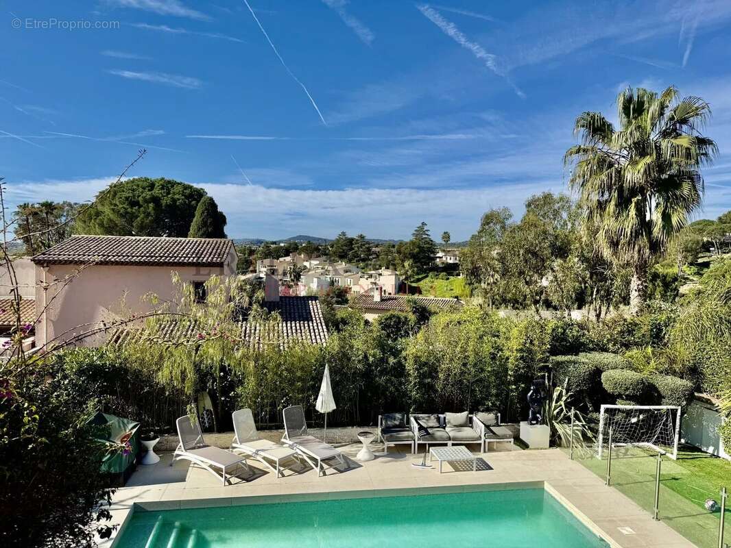 Maison à VILLENEUVE-LOUBET