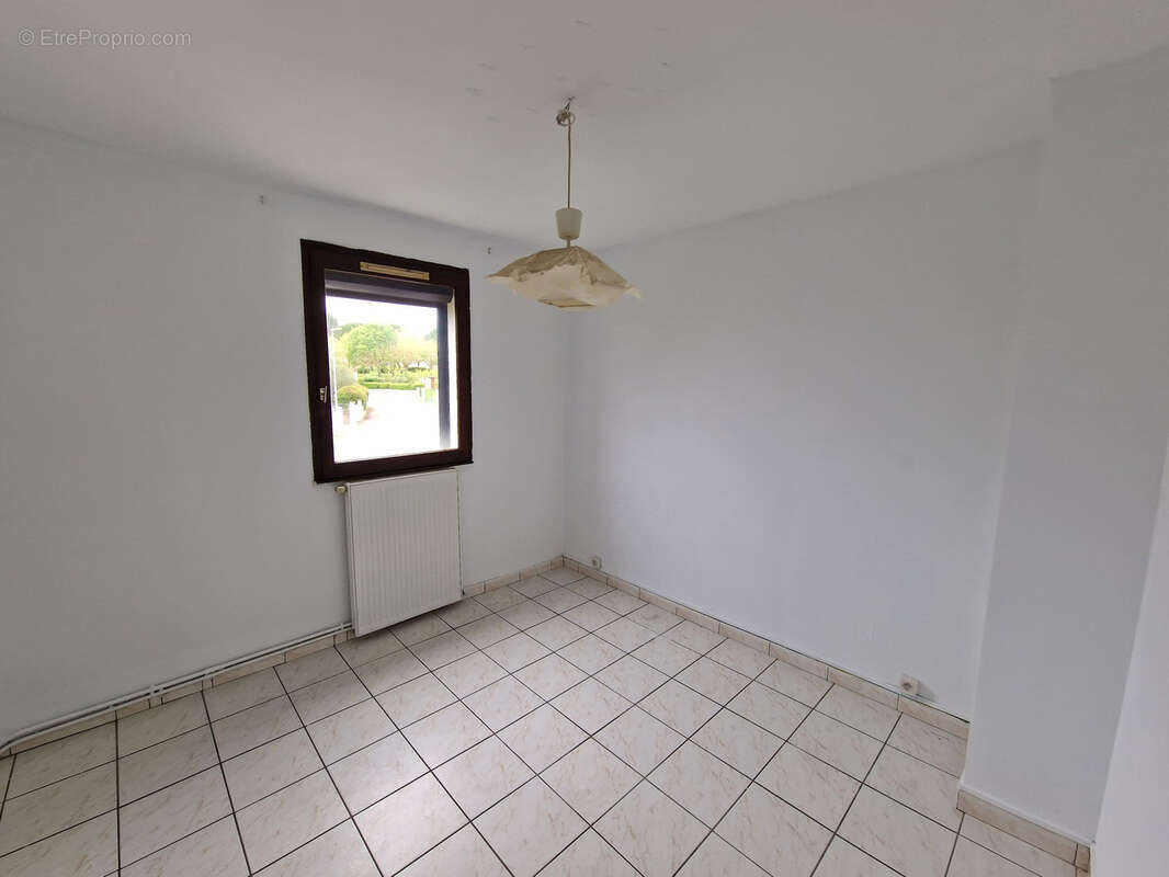 Maison à VILLEMOUSTAUSSOU