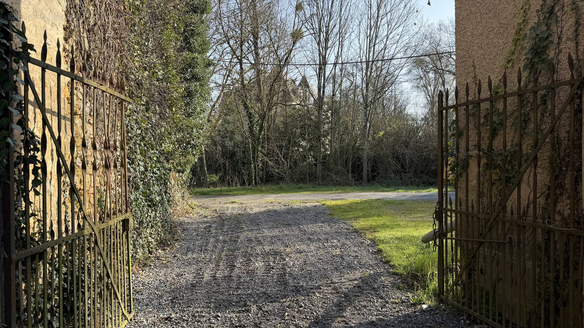 Maison à SAINT-SECONDIN