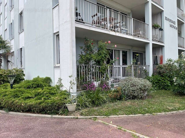 Vaste t3 loue par gardienne de residnce au bouscat - photo 6