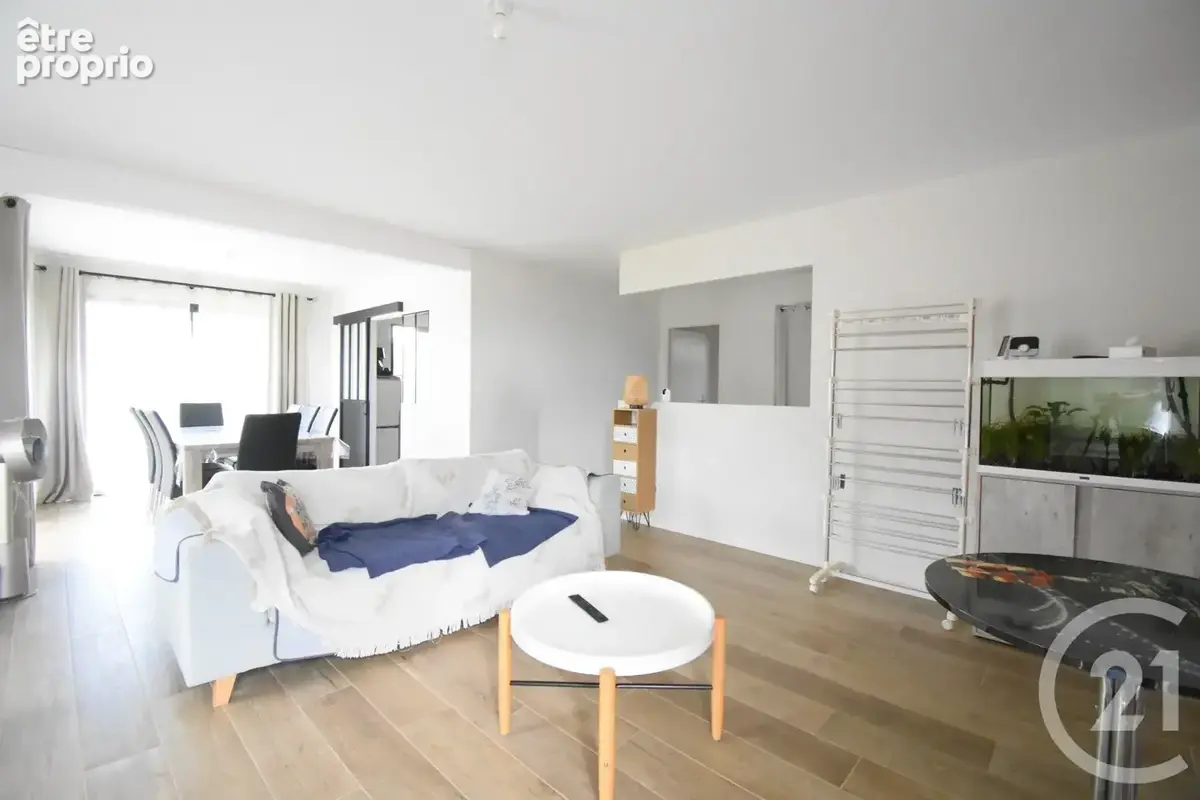 Maison 4 pièces 114 m² à vendre à Saint-Remy-En-Rollat (03110) - photo 2