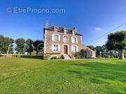 Maison à PLOUER-SUR-RANCE
