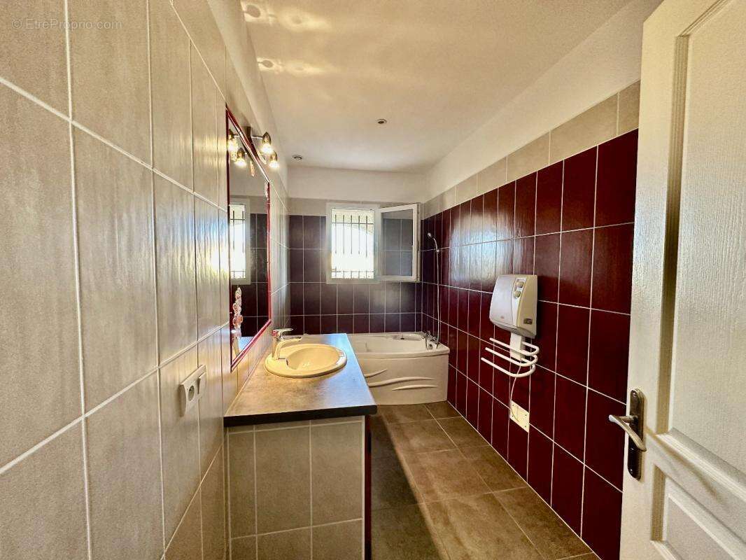 Maison à SAINT-CERE