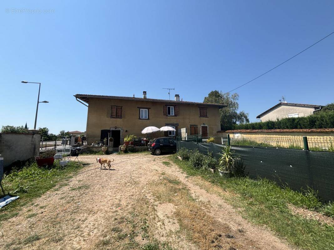 Maison à SAINT-CYR-SUR-MENTHON