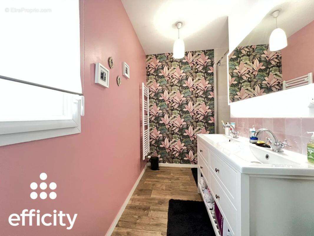 Appartement à ORGERES