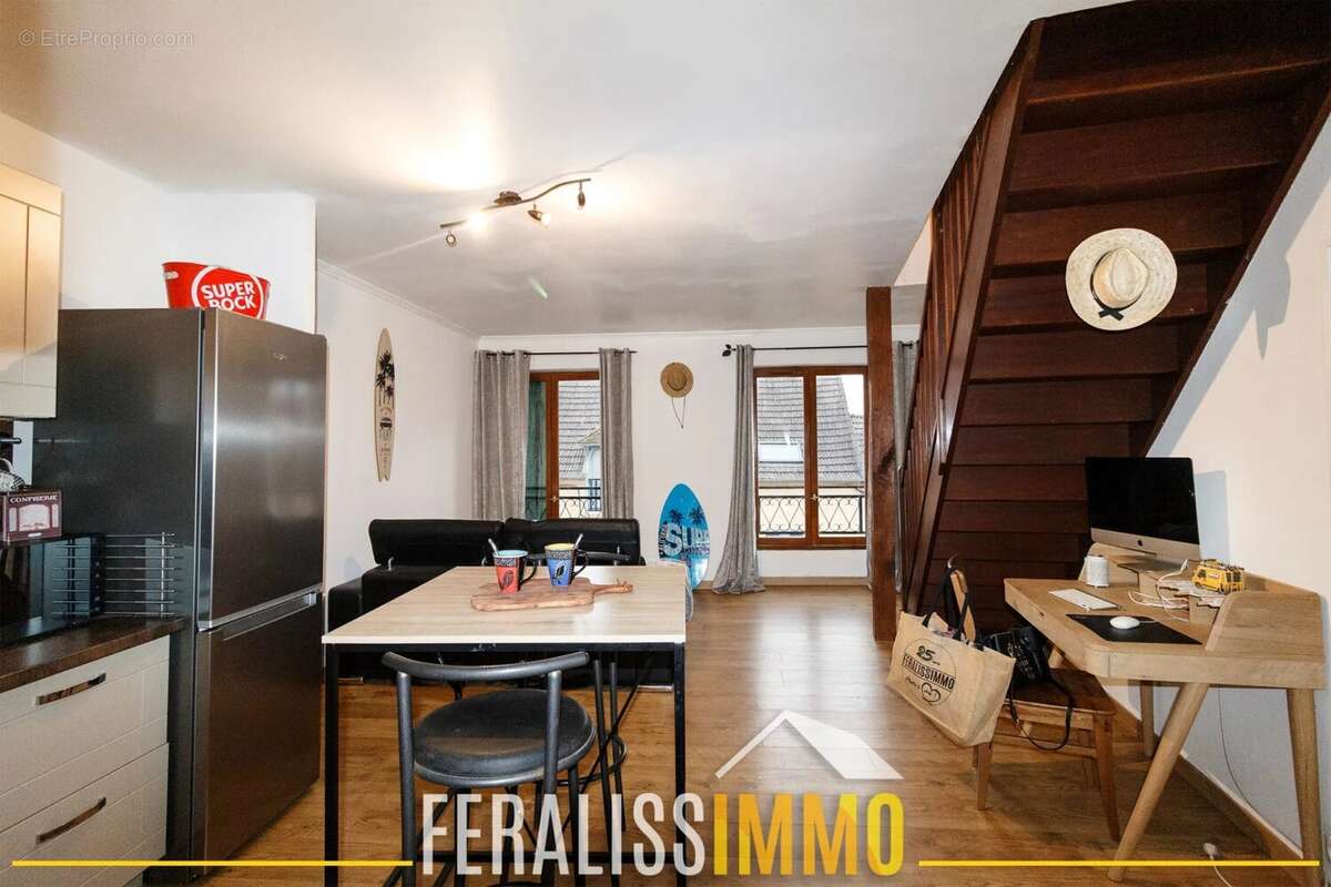 Appartement à VAUX-SUR-SEINE