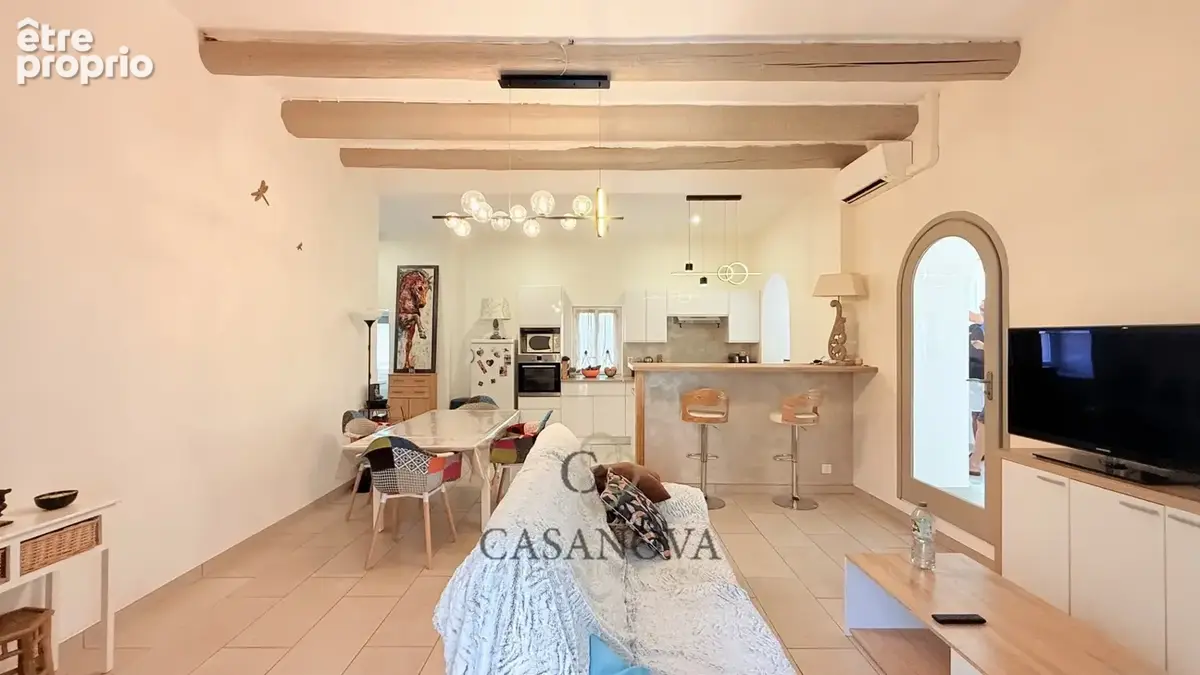 Maison de village rénovée de 137 m² avec appartement indépendant et deux garages à Montblanc - photo 4