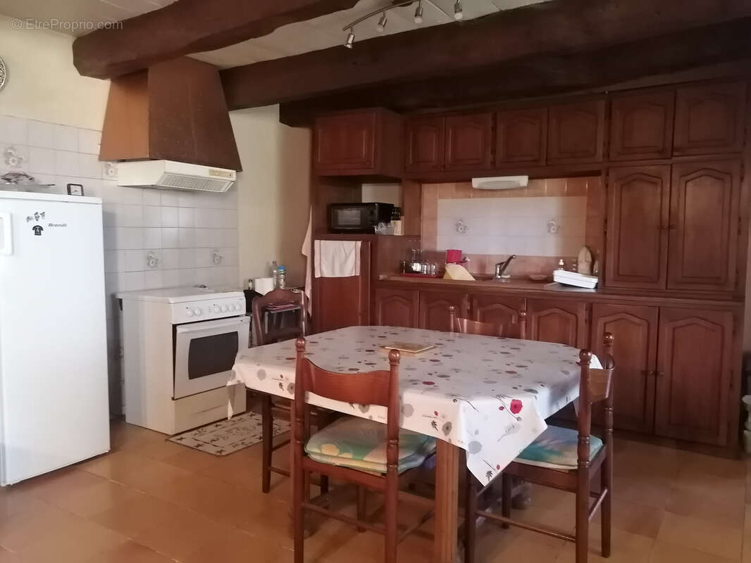 Authentique maison en pierre avec terrain et dépendances à Loubers (81) - photo 4