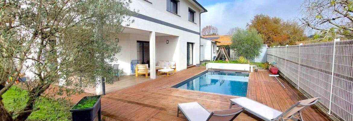 Maison à LE TAILLAN-MEDOC