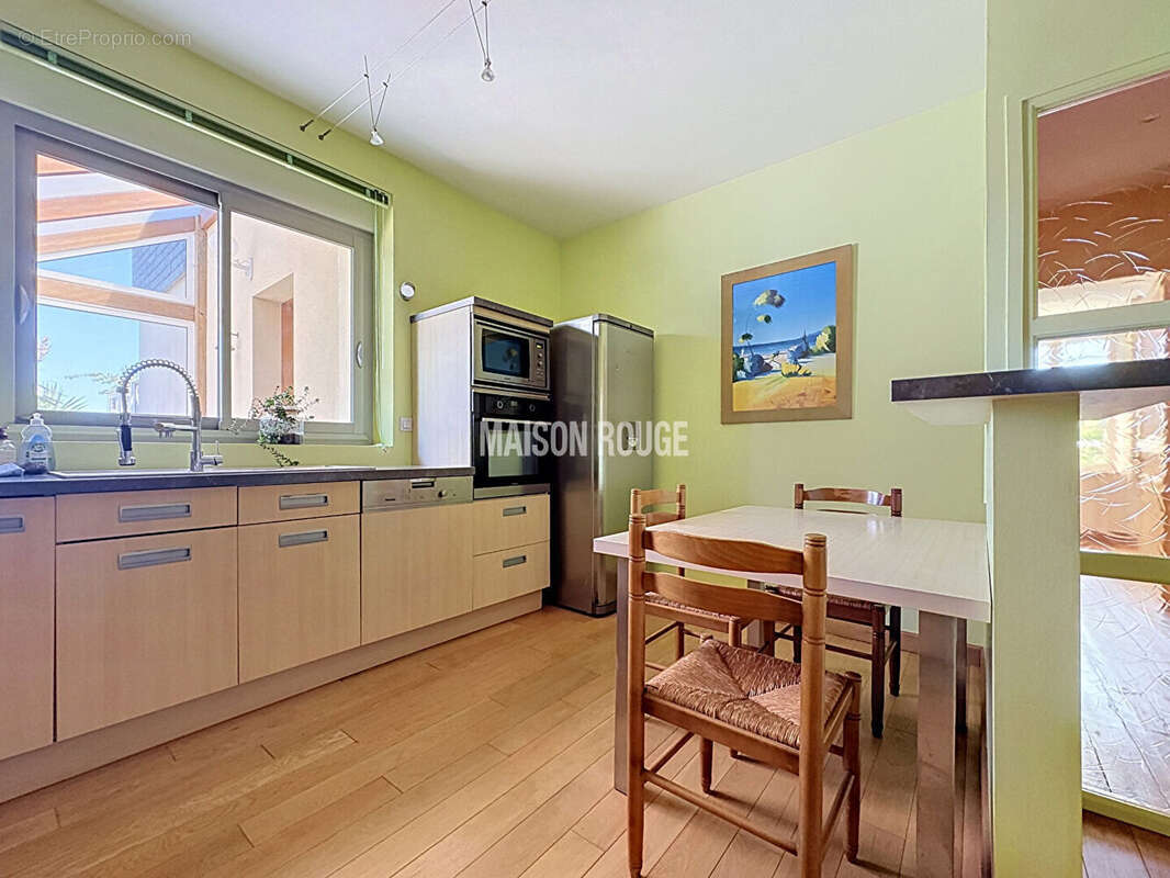 Maison en pierre rénovée avec gîte indépendant à vendre à Binic dans un environnement calme proche du centre - photo 9