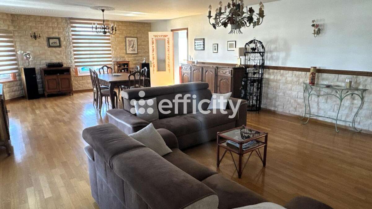 Commerce à ISBERGUES