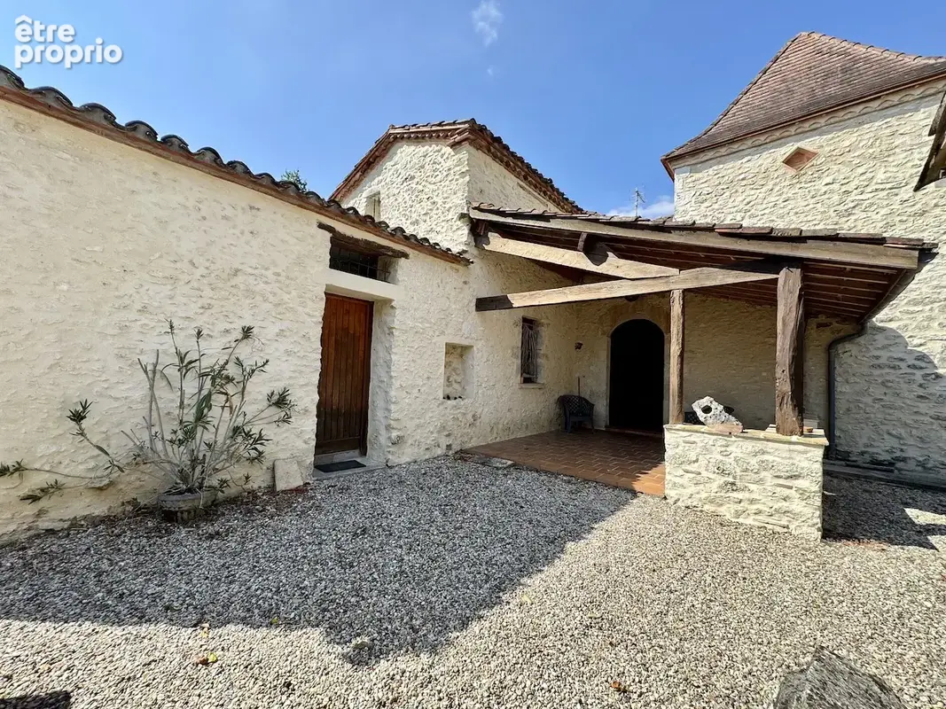 LACAUSSADE, maison en pierres d'environ 200 m2, 5 chambres avec terrain d'1ha4 - photo 5