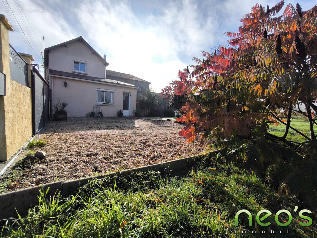 Maison à LE MAY-SUR-EVRE