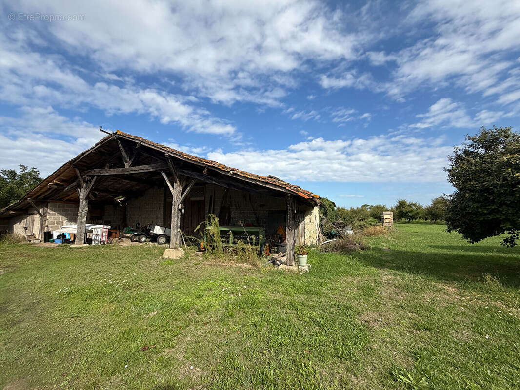 Maison à ALLEZ-ET-CAZENEUVE
