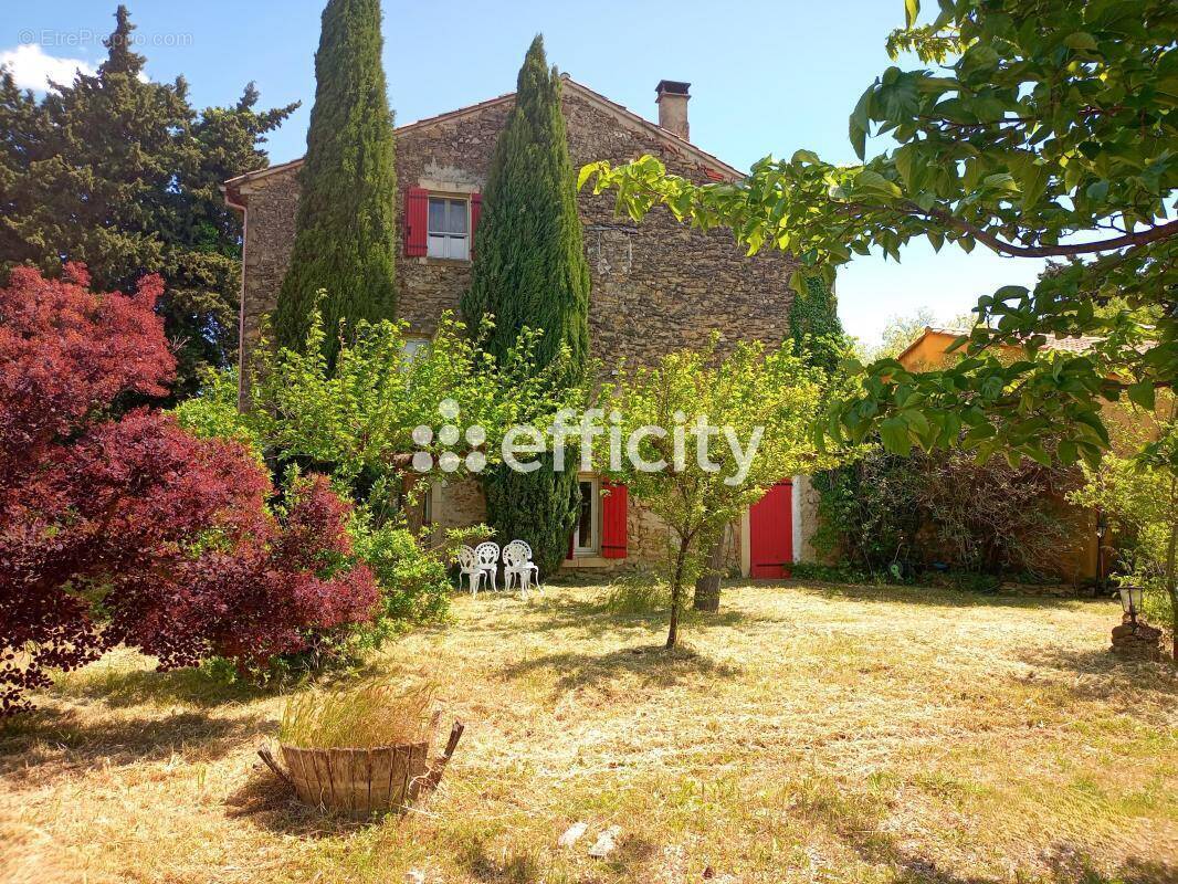 Maison à CAMARET-SUR-AIGUES