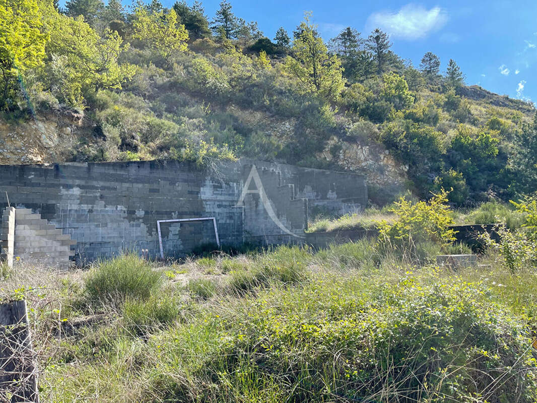 Terrain à SAINT-JURS