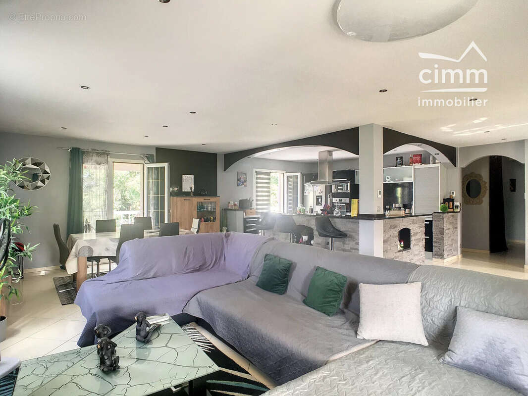 Maison 193 m² à Cepoy  - photo 2